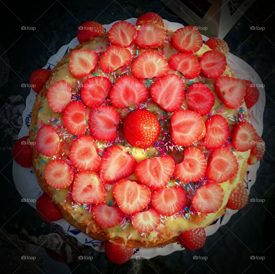 strawberry cake. strawberry cake