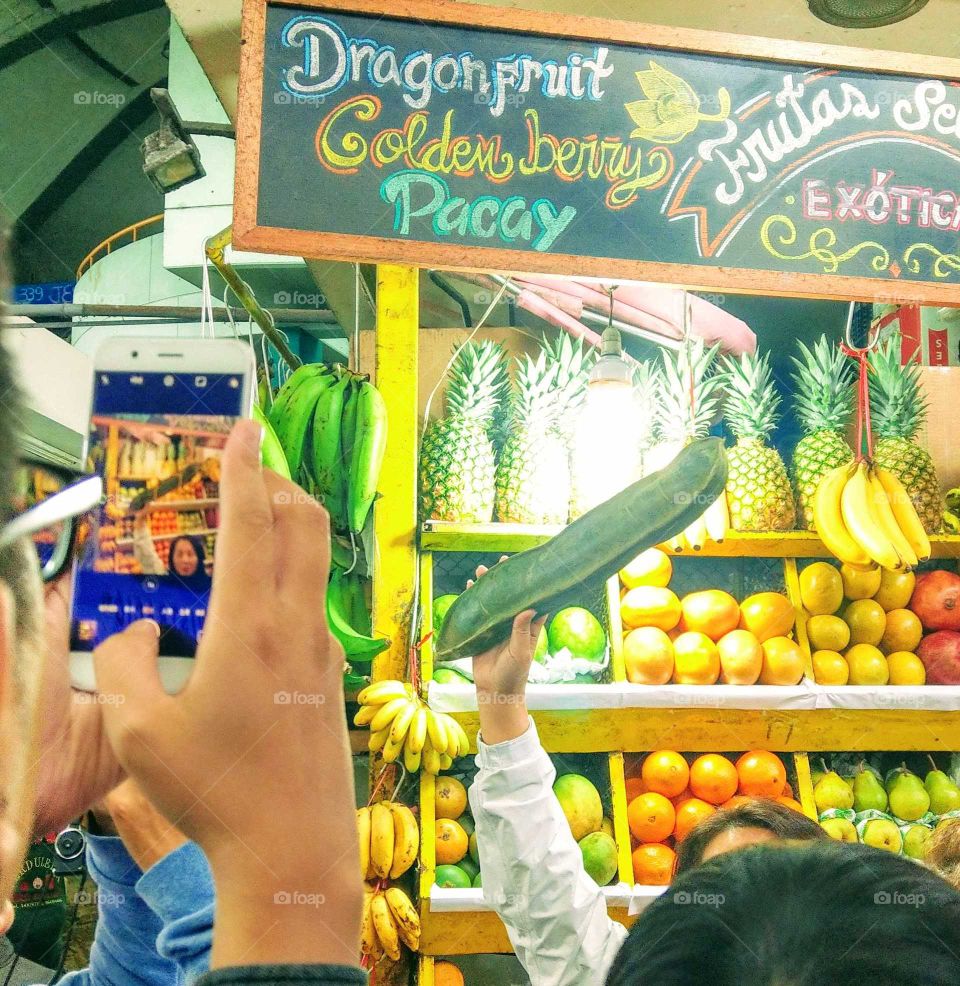 Fruits!: Inga edulis(or Inga vera) also called icecream bean, like a green big knife. white pulp like ice cream. sweet, soft and tasty. specil fruit in South America.