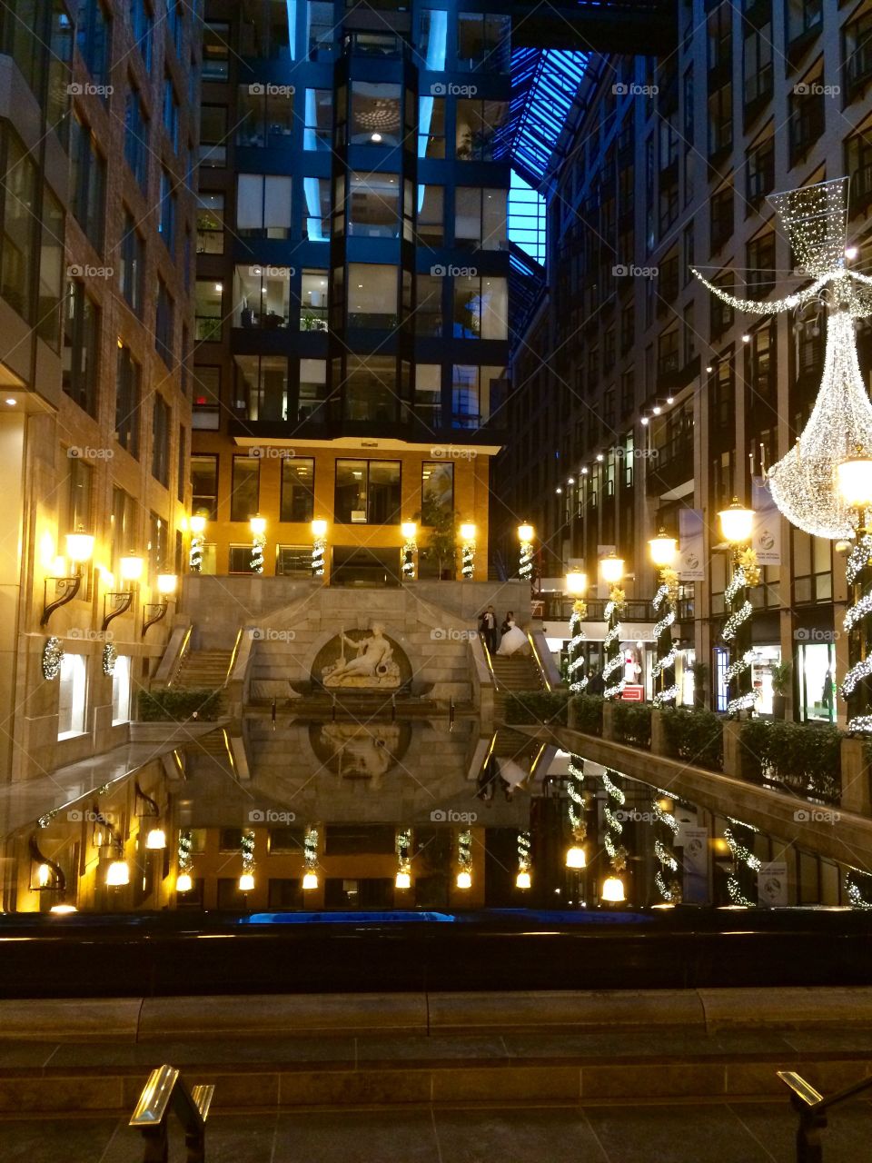 The underground city of Montreal.
A little couple getting married at the same time🌺