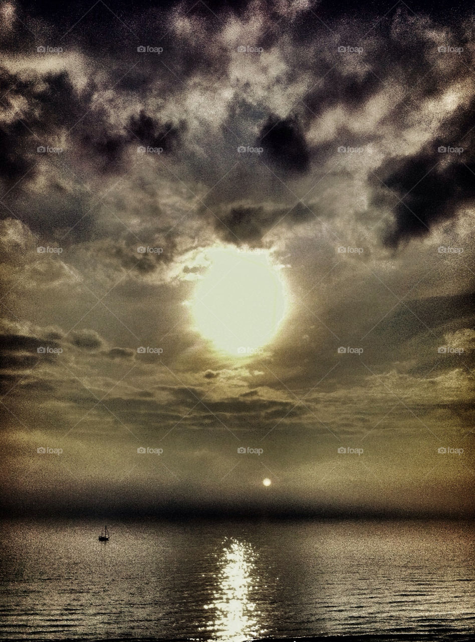 sky sun cloud sea by Fotofleeby