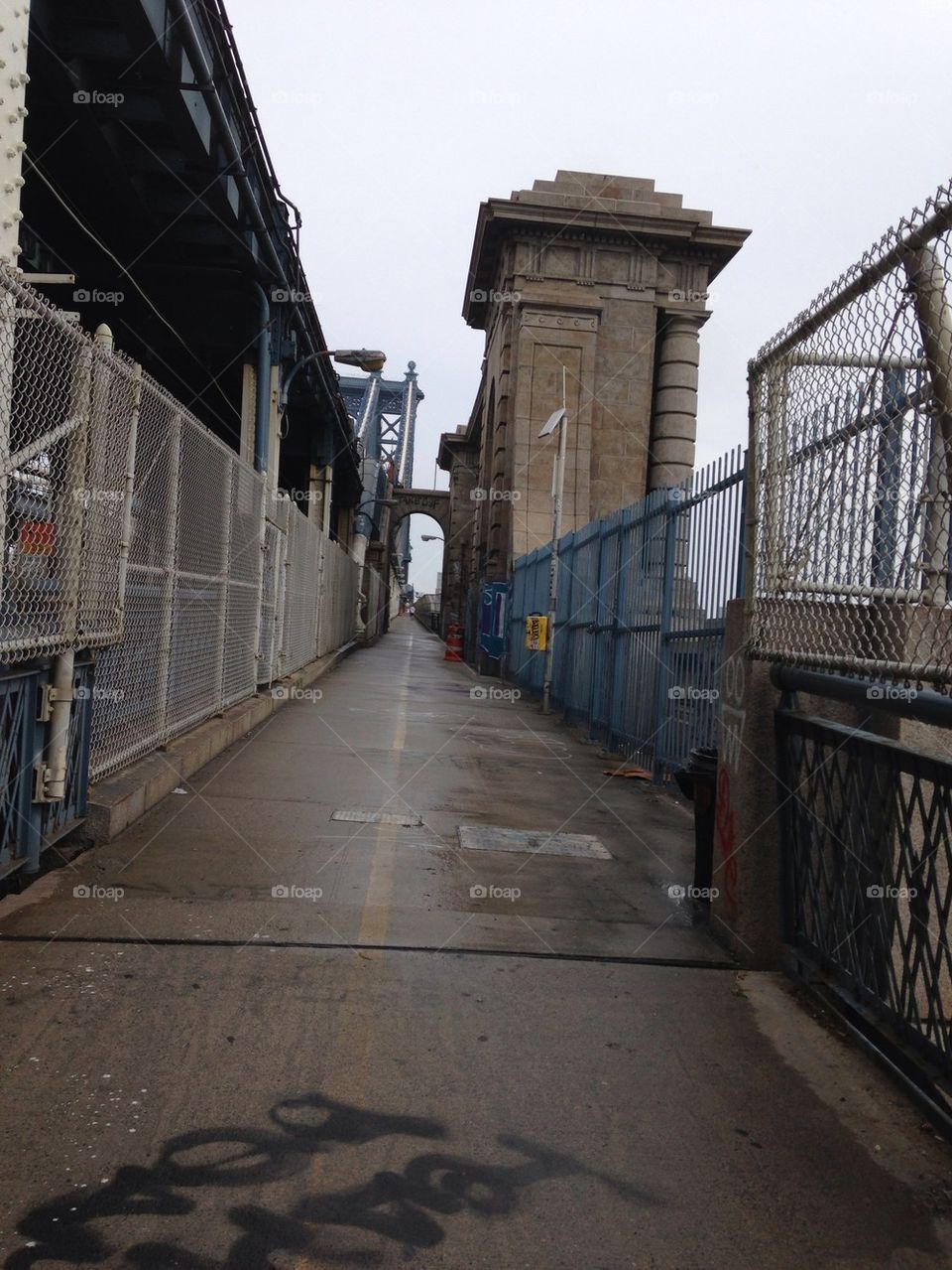 Walking on Manhattan Bridge