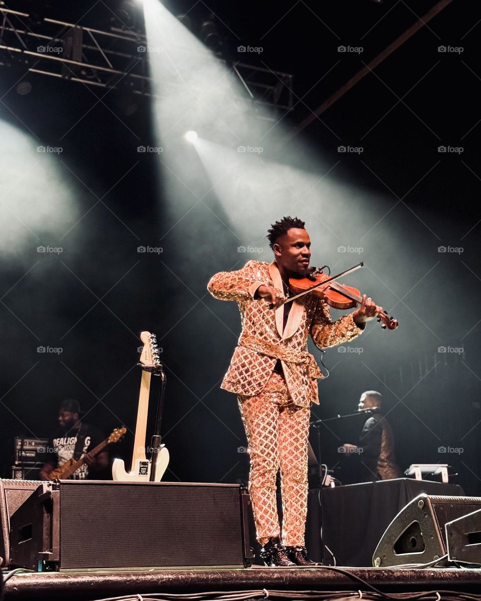 Demola the violinist 