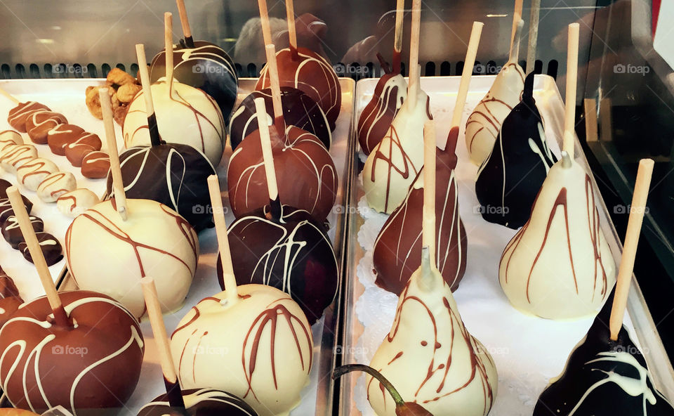 Chocolate Covered Apples & Pears
Christmas Market
Nuremberg, Germany