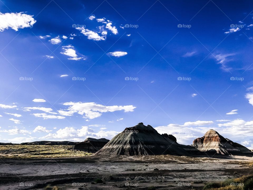 Tepee rocks of the painted desert with bright blue sky