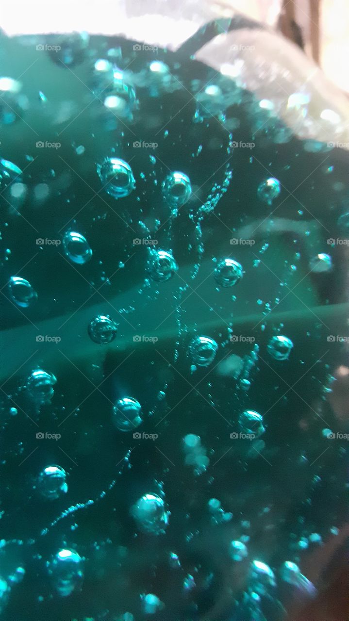 burbujas en esfera de vidrio