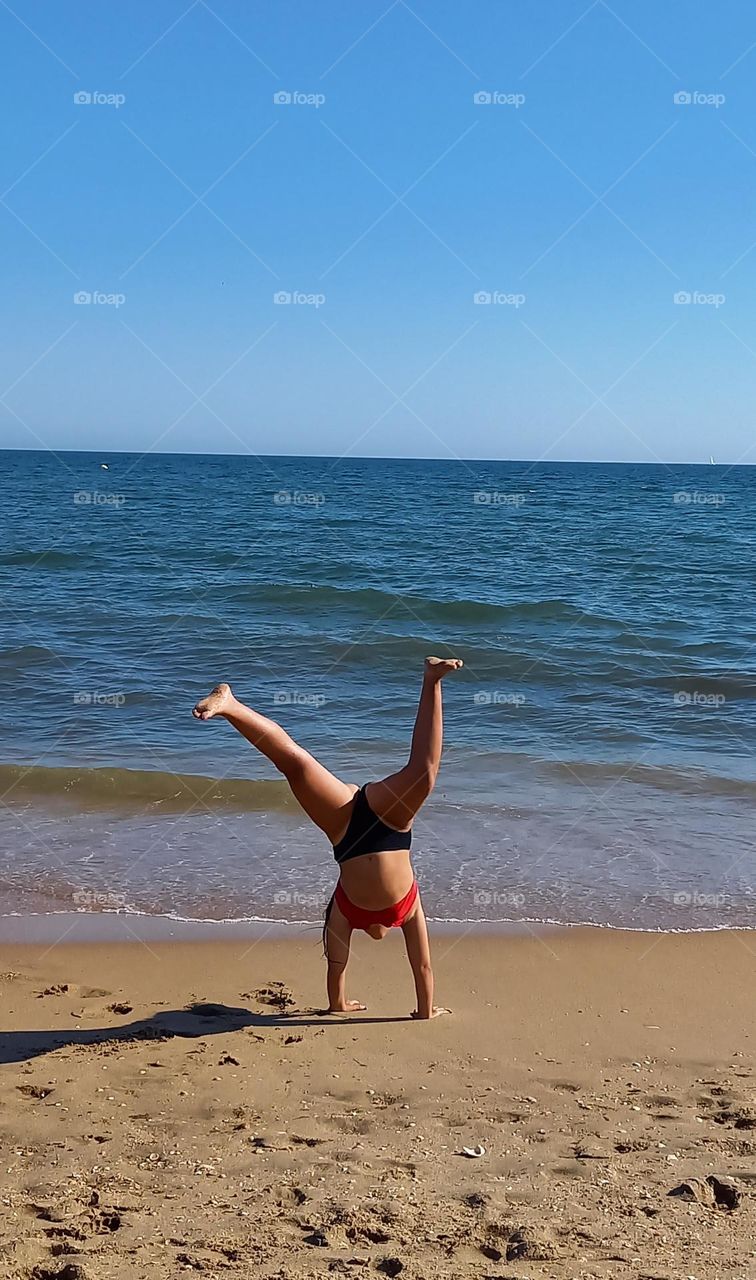 acrobacias en la playa