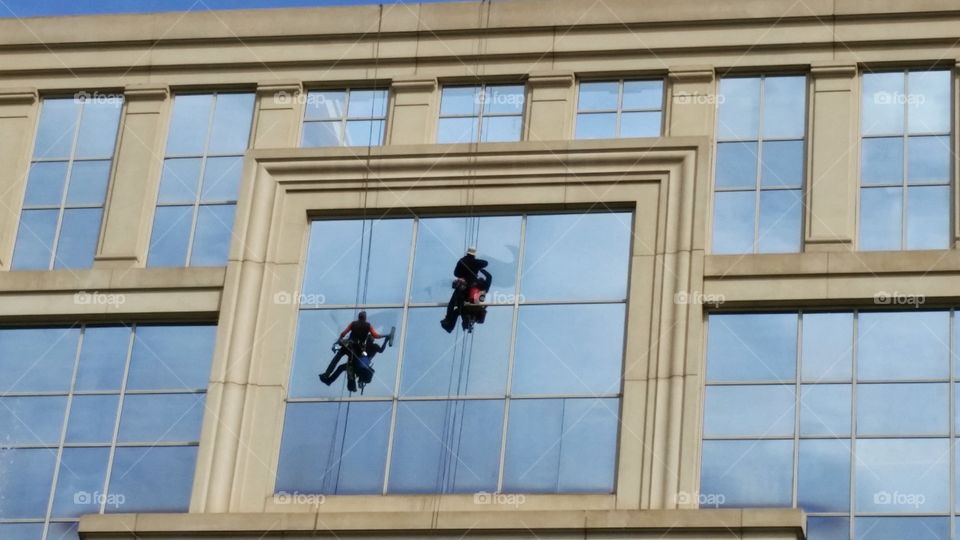 window cleaners in Montpellier, France