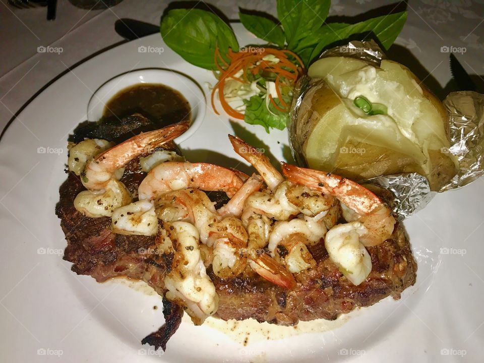 Surf and Turf
Beef
Prawns
Steak
Dinner