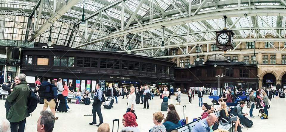 Panoramic  : Glasgow Train Station ,Scotland