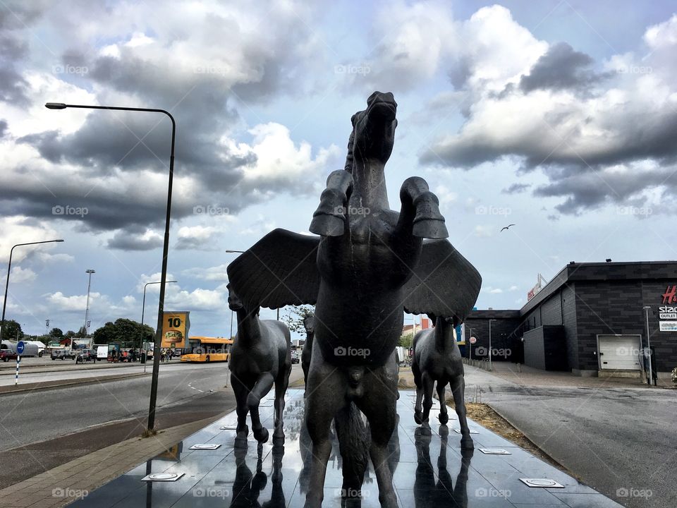 Horses monument 