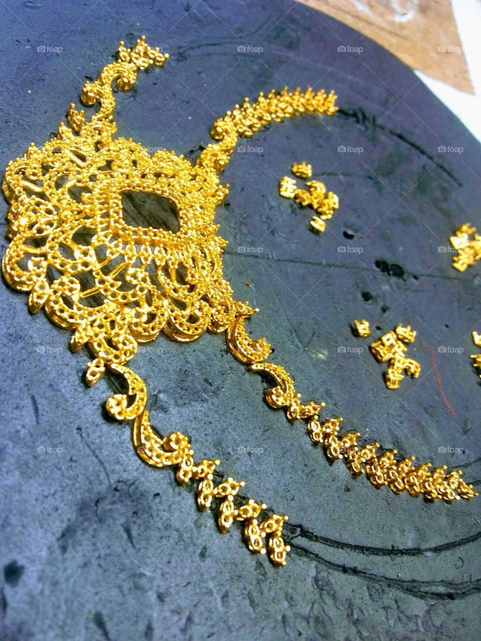 Making gold jewellery