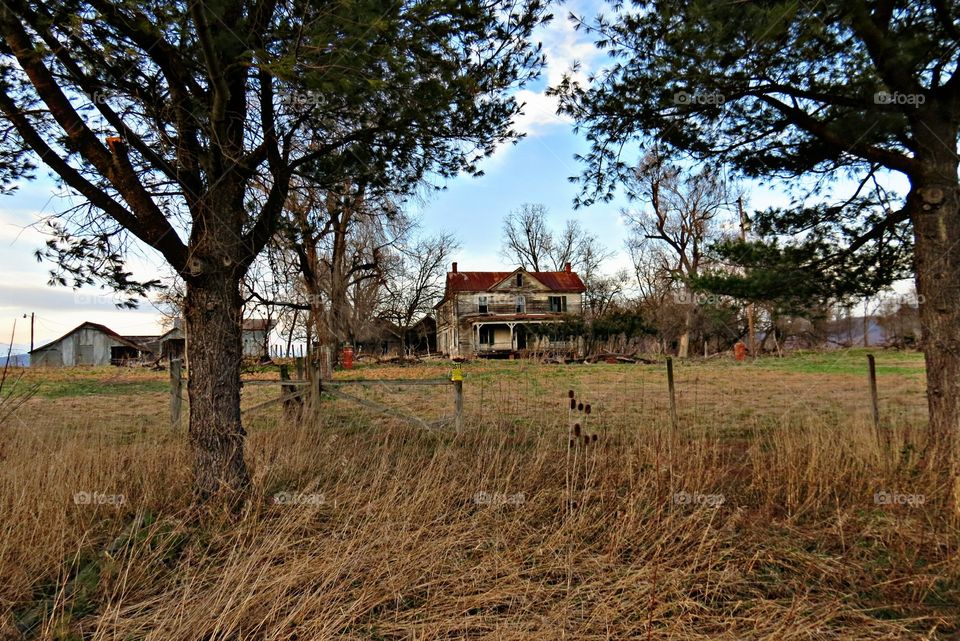 abandoned farmhouse Luray Va. 2016