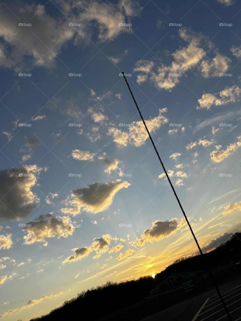 The day is bright and the night is young, Can we just take a minute to observe the sun?