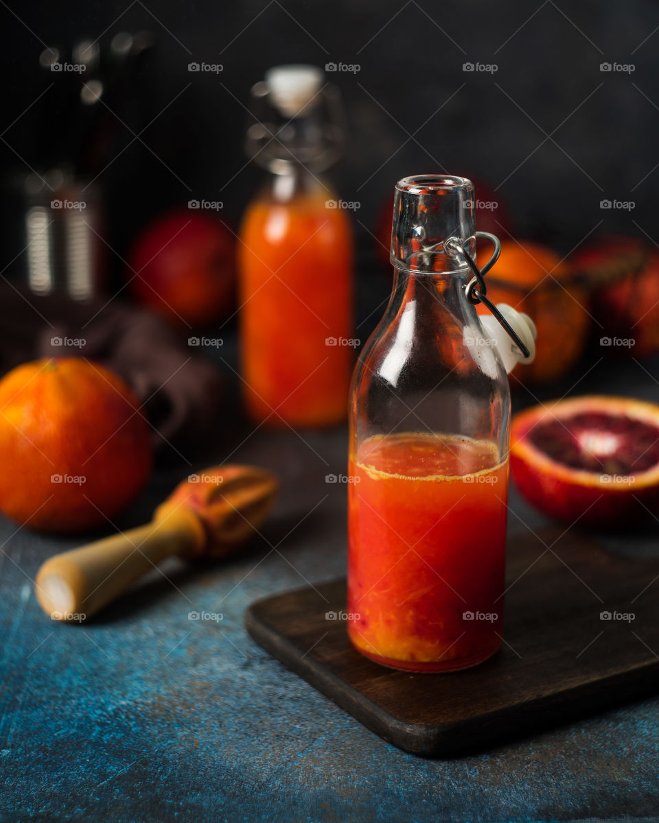 Making bloody oranges juice