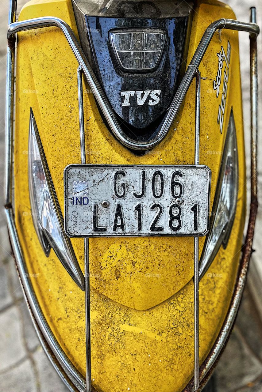 Indian motorcycle plate, colorful bike, vibrant motorcycles, riding on motorcycles in India, license plates in India 