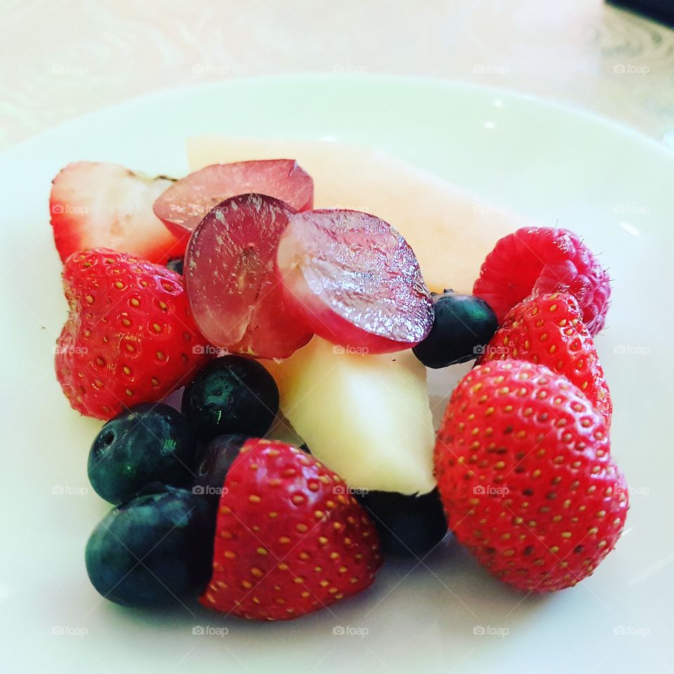 "Berry" Fruity Plate