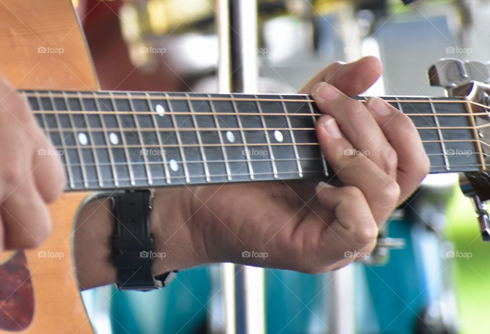 Live music, great guitarist at Wailoa Sampan Basin Harbor in Hilo Hawaii