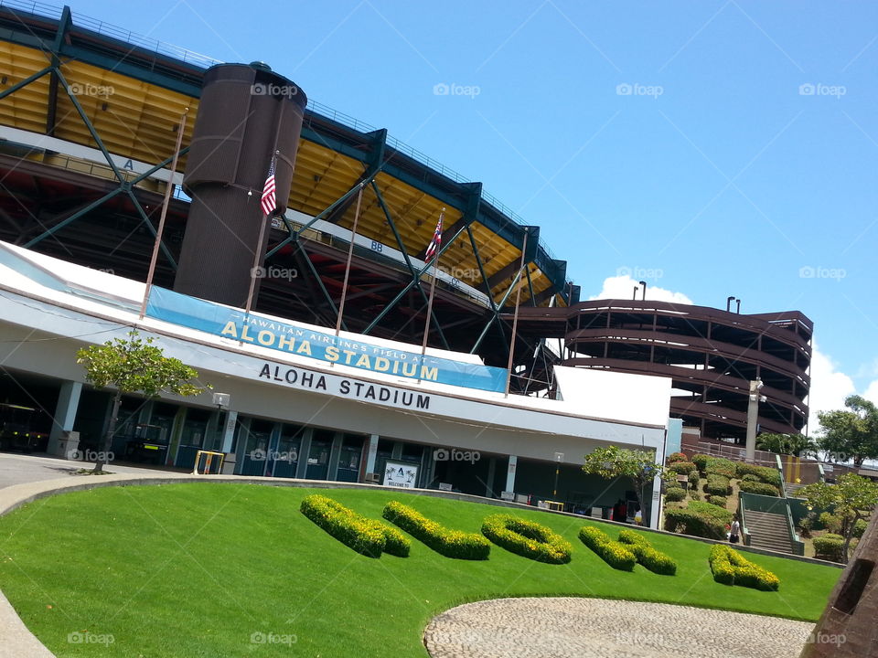 Beautiful Aloha Stadium. Stopped in for the flea market at Aloha Stadium.. true landmark