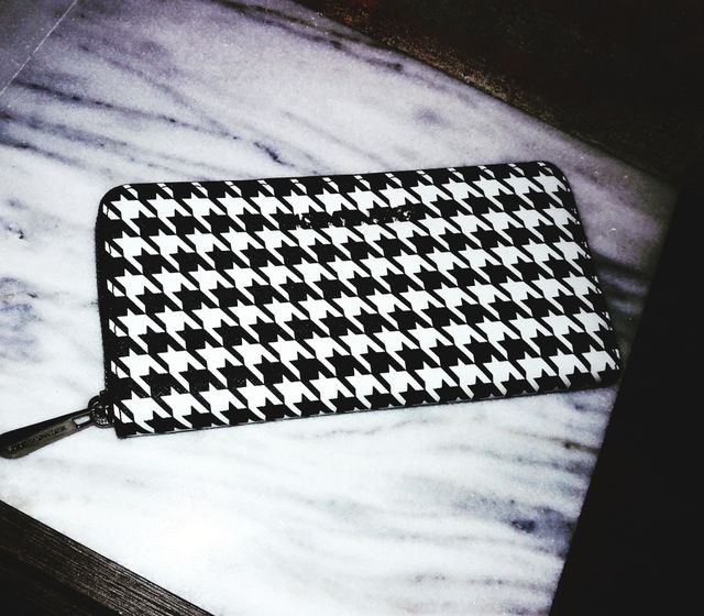 HOUNDSTOOTH BEAUTY
