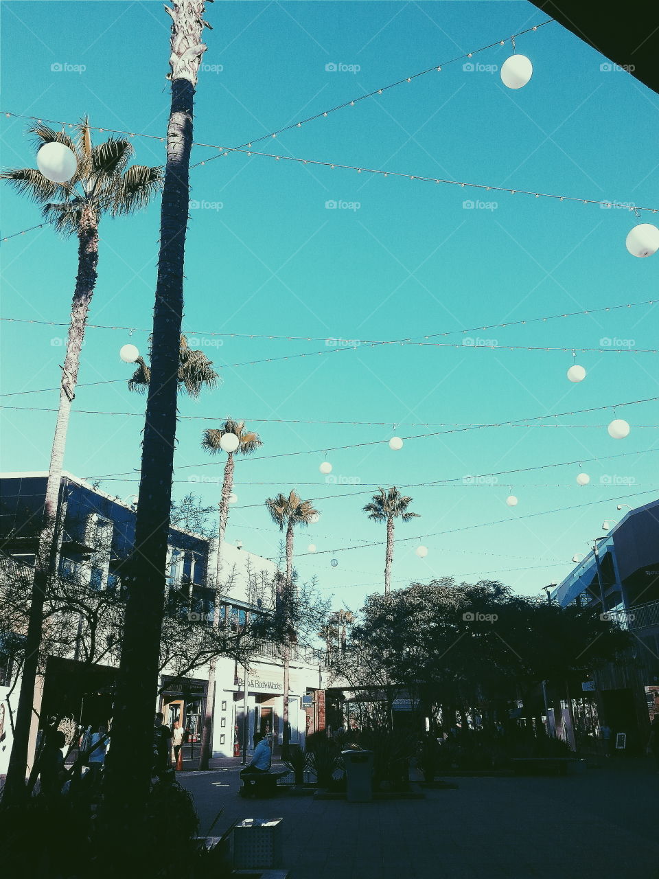 A day on the promenade.