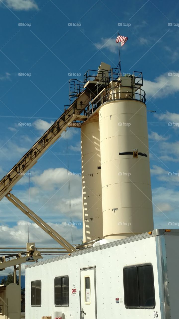 Asphalt plant silos