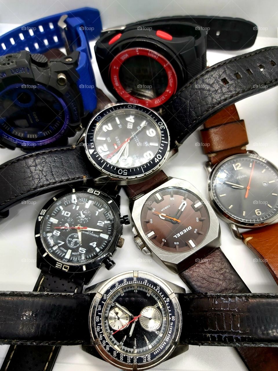 different kind and brands of watches