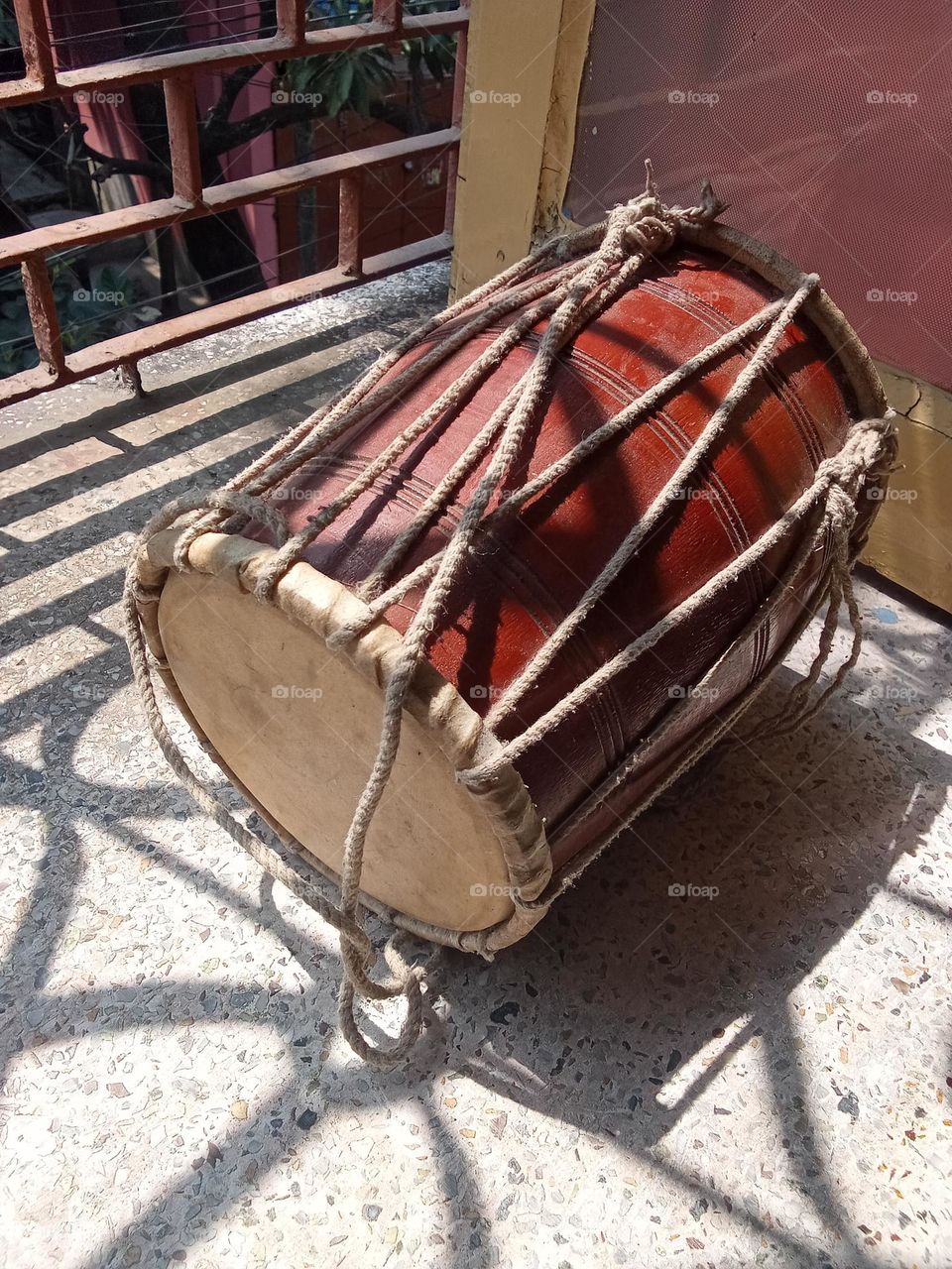 MUSICAL INSTRUMENTS- DRUM