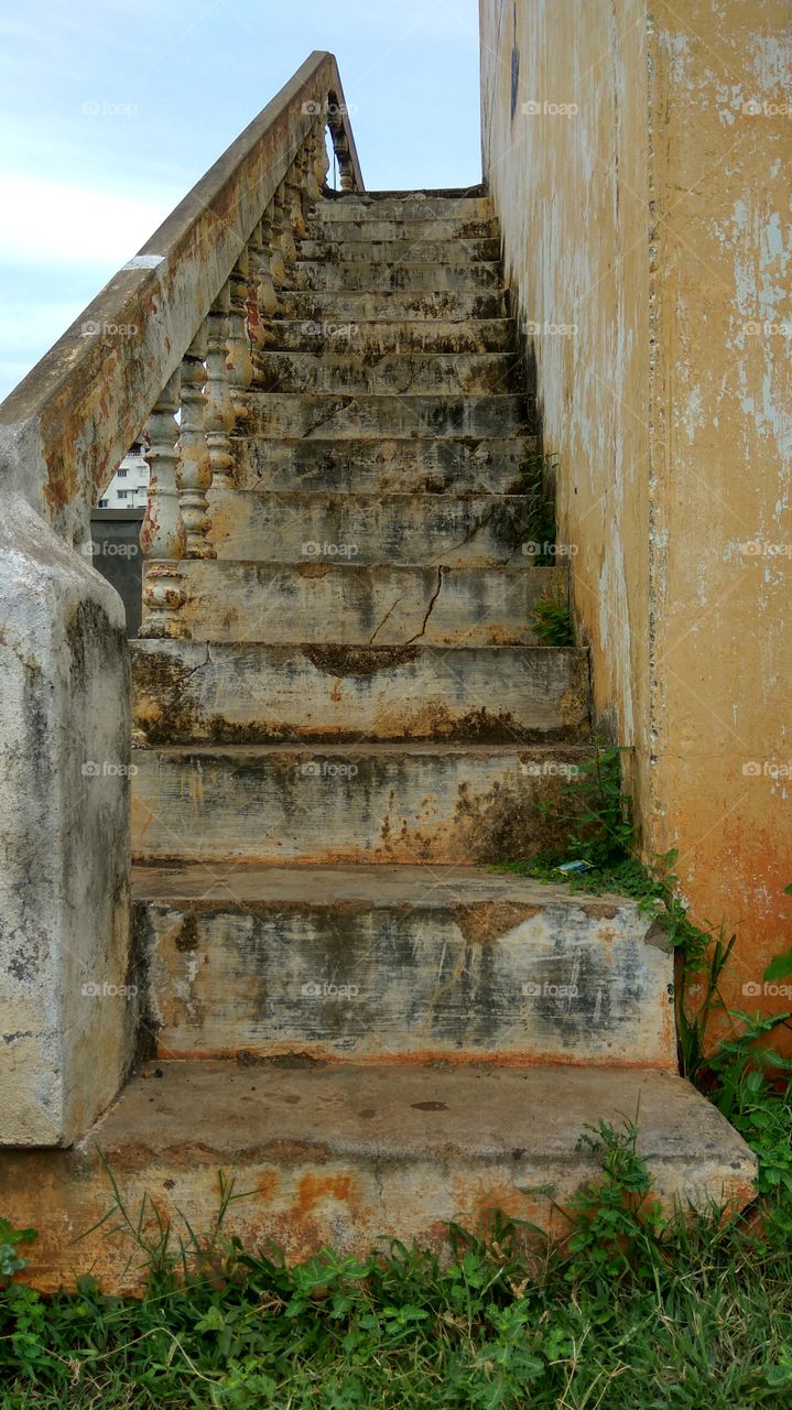 up stairs steps (minimum 40+years old bulding
