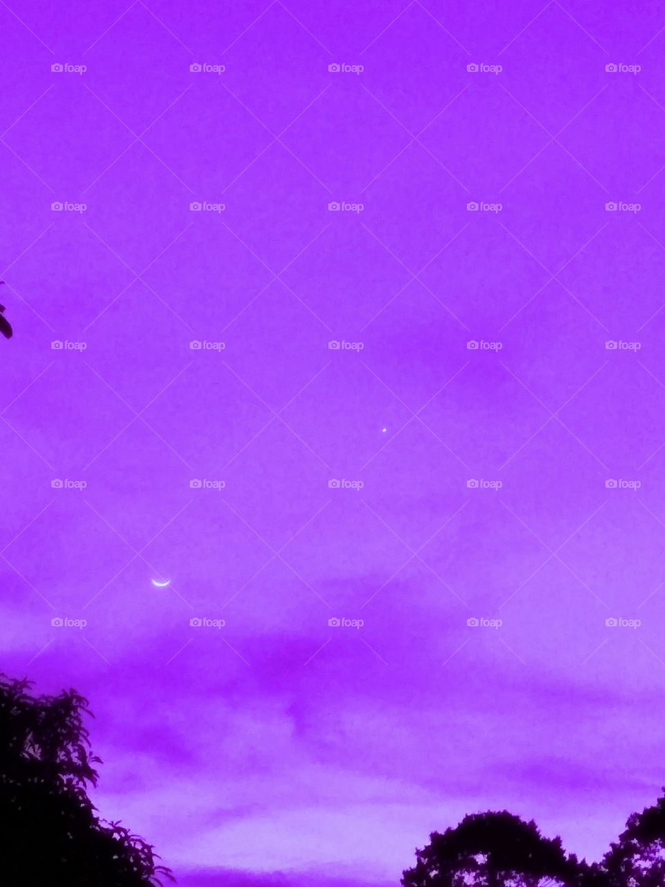 Moon and Venus sky almost going to dark