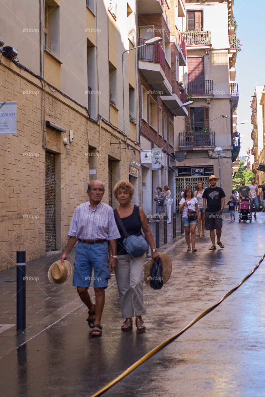 Barrio de Gracia. Primer día de Fiesta. Listos para el verdicto del jurado