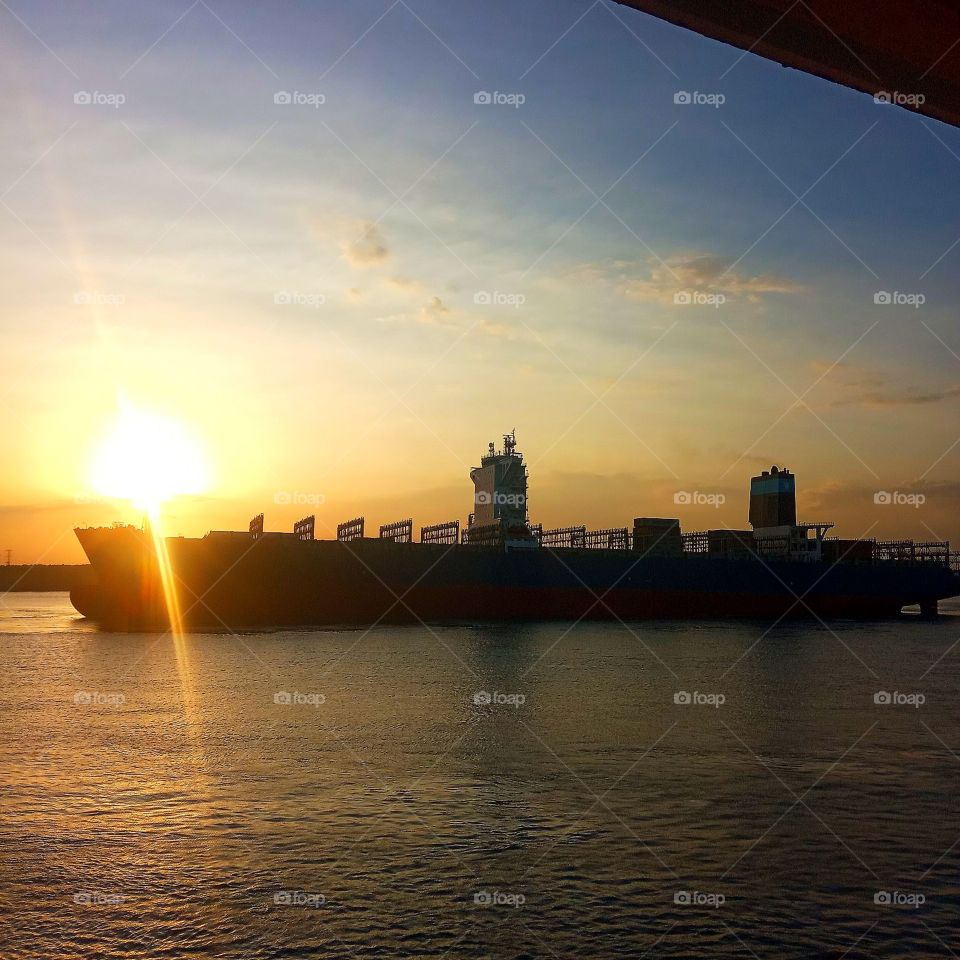 sunset
040221
#in port