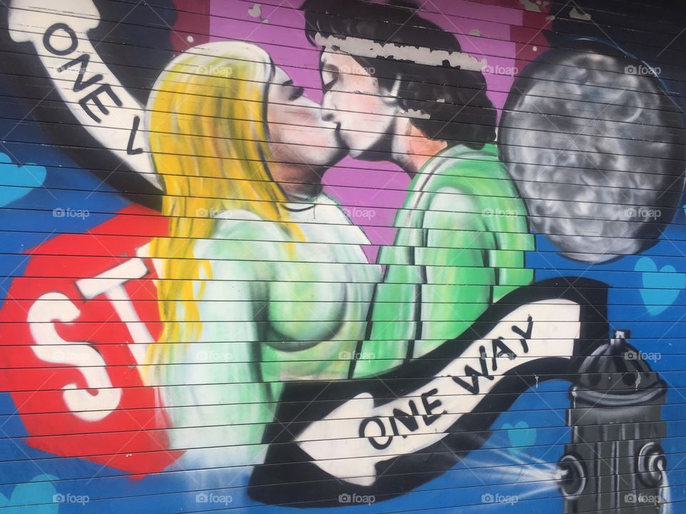 A love mural