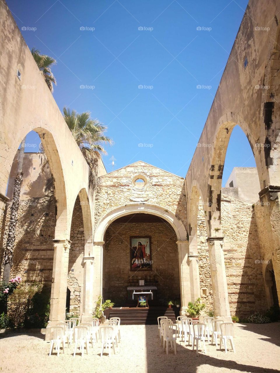 Iglesia sin techo en Ortigia, Siracusa