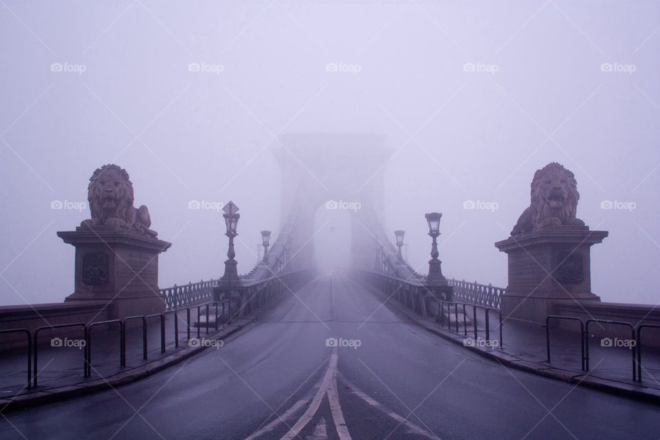 Disappearing chain bridge 