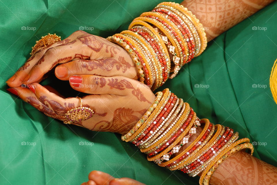 colour full bride bangles