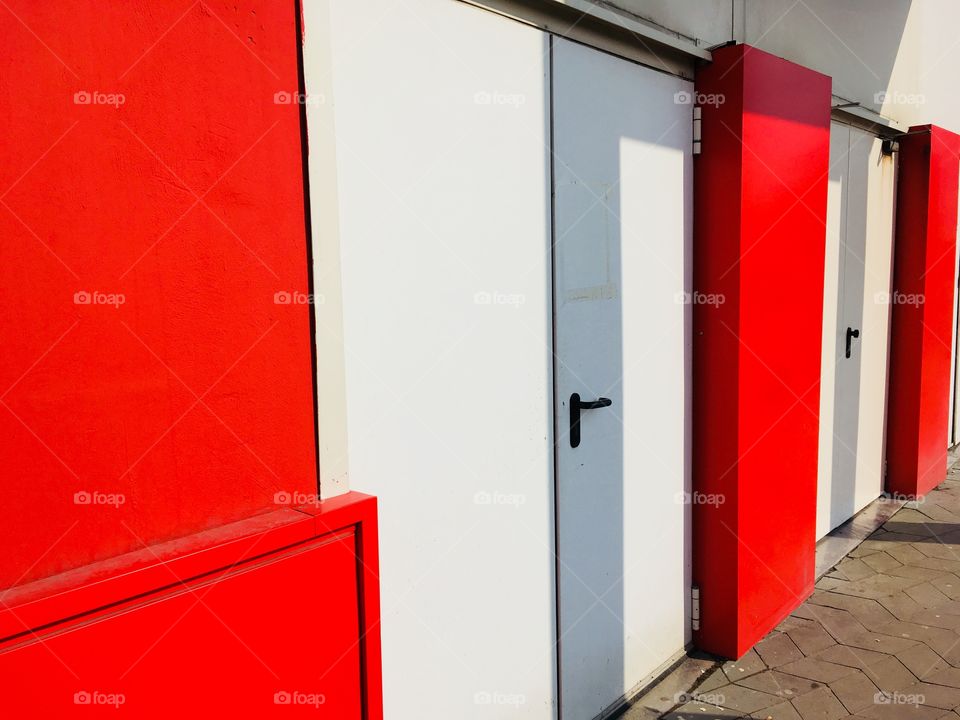 Red white doors 