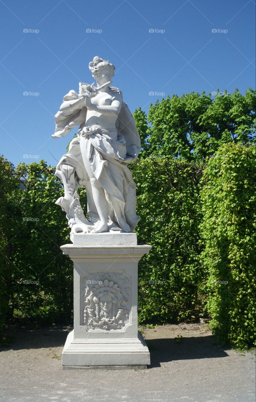 Statue