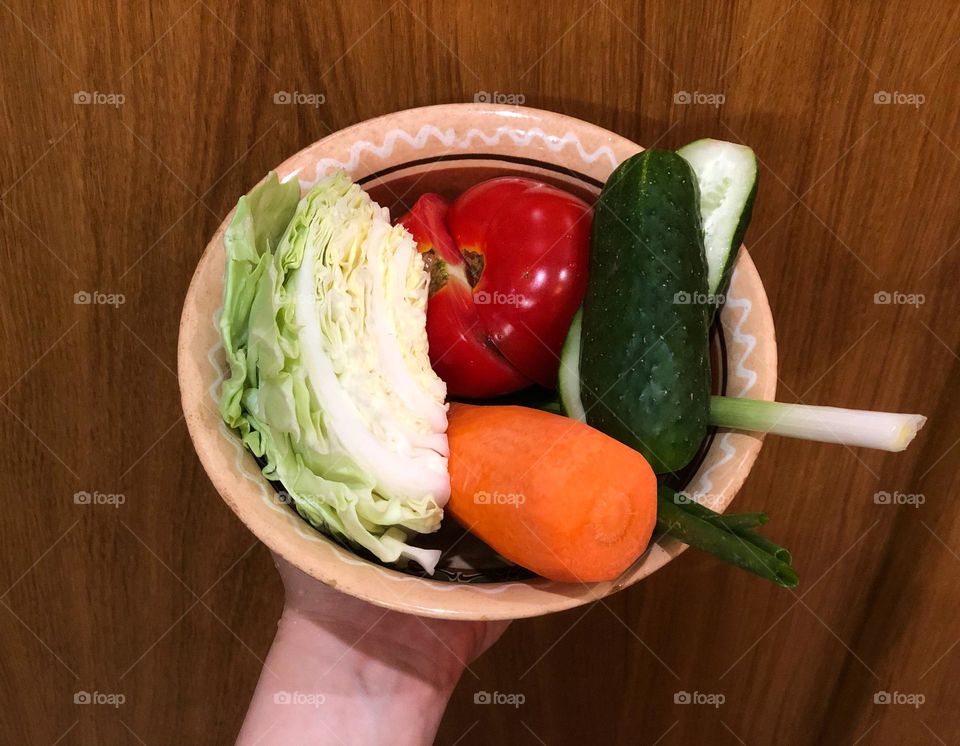 Bowl with vegetables 