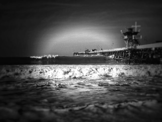 Snngy seas and Pier Black & White