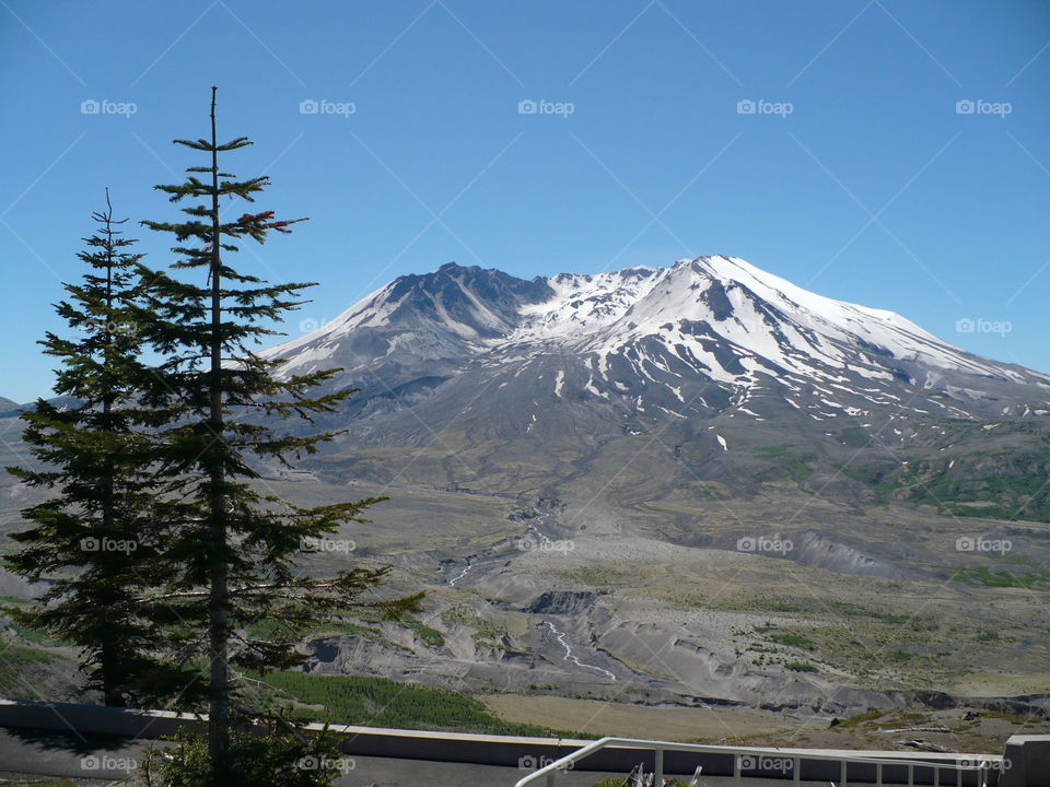 Mt. Saint Helens. Picture fron Johnston Observatory 