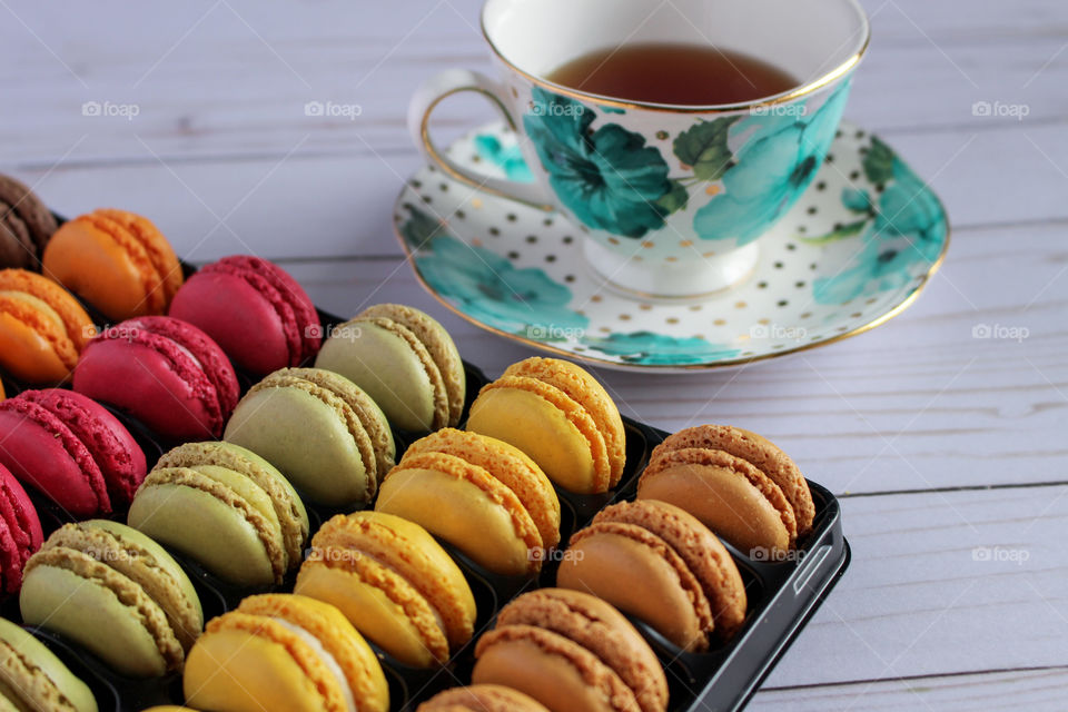 cup of tea with cookies