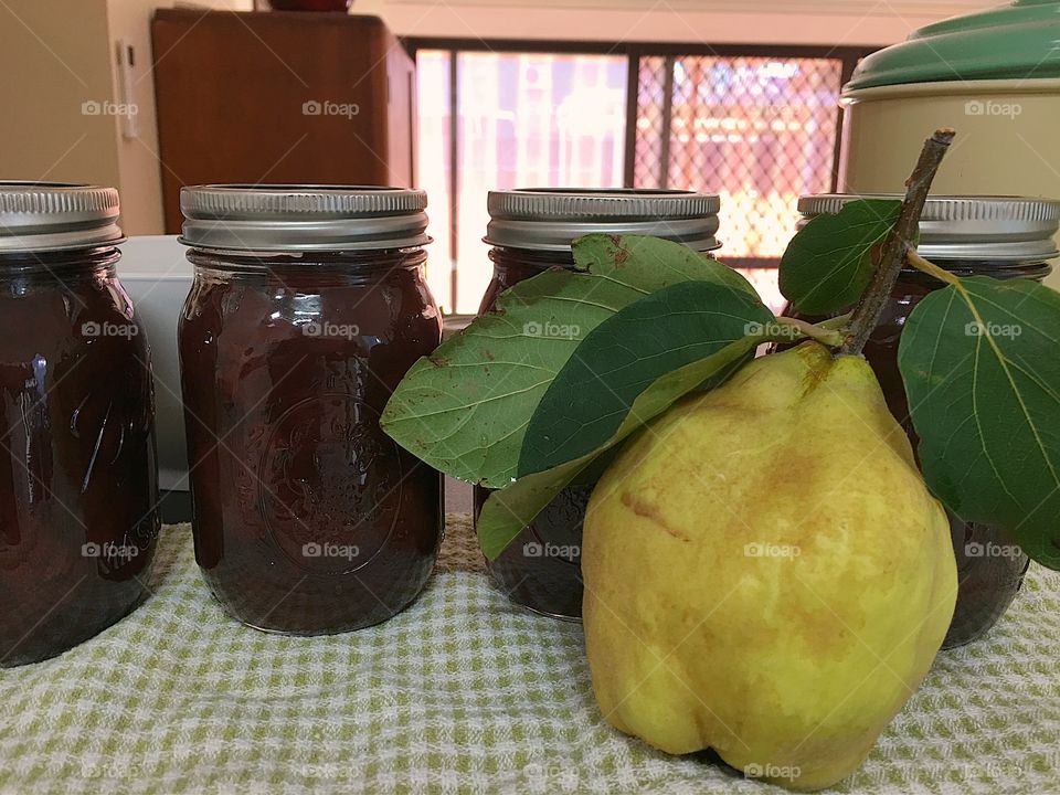 Canned organic quince fruit preserves homemade 