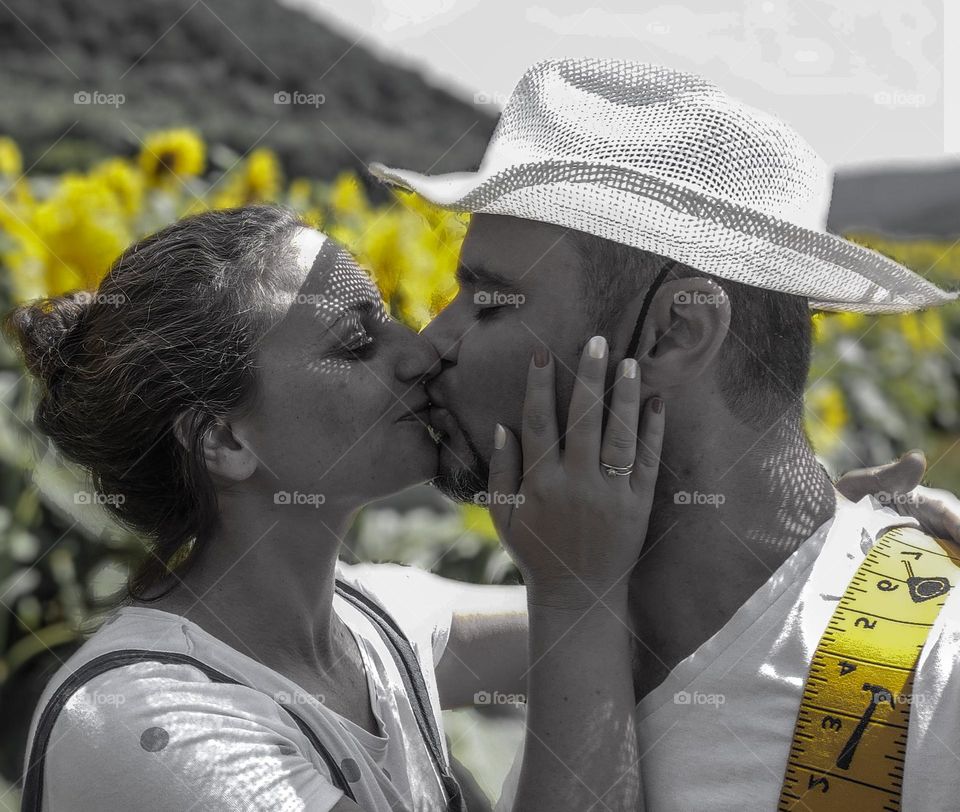 Summer love in the sunflowers