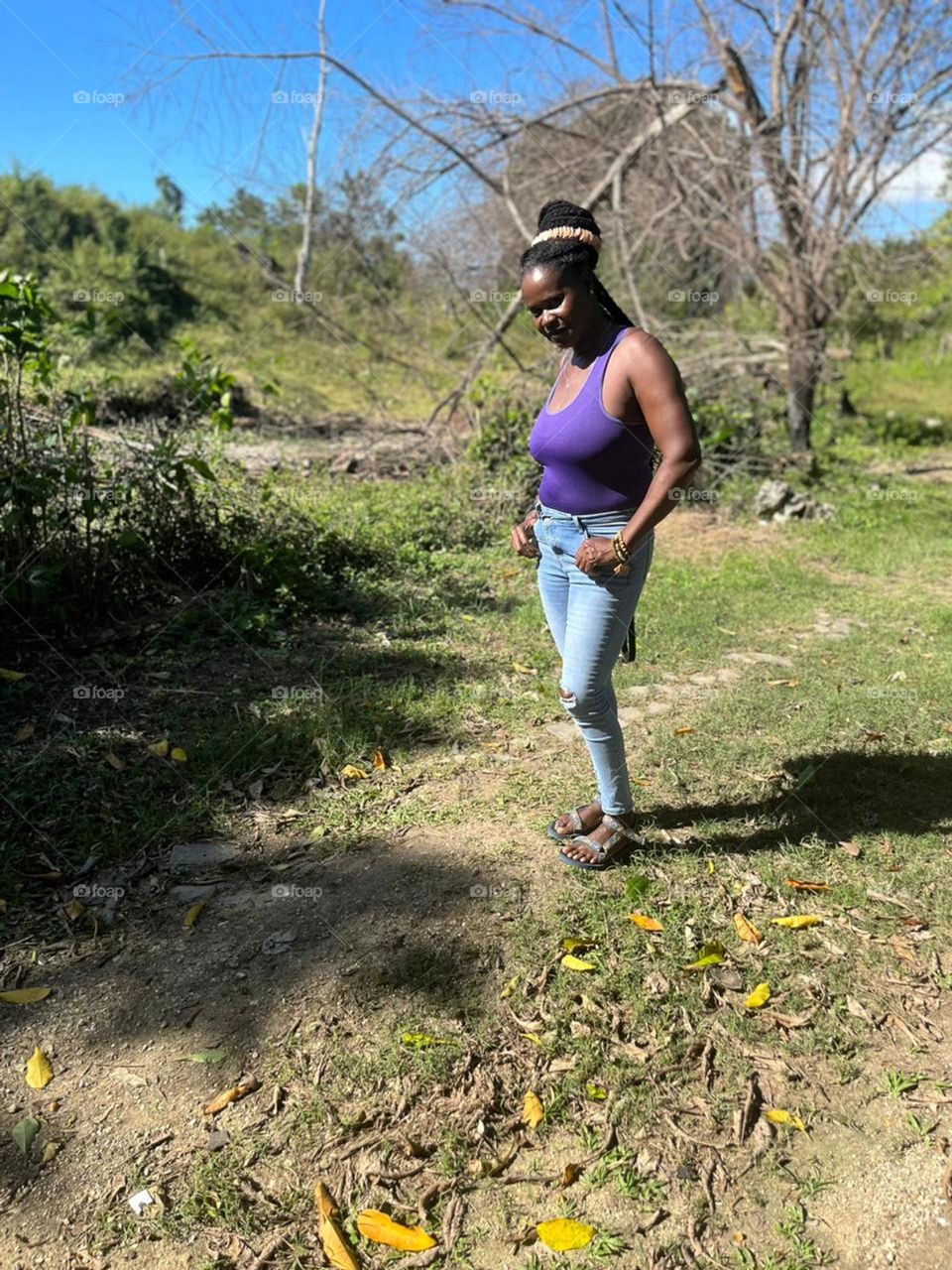 when the sun is shining on a beautiful black women it's one of the most wonderful  beauty you will ever see.