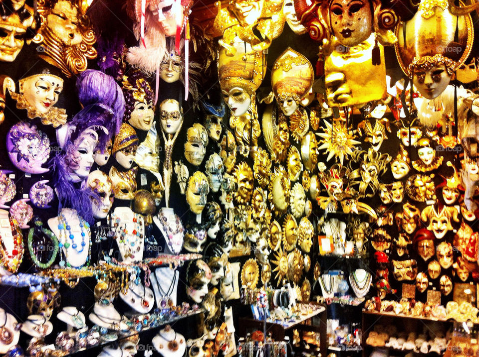 italy gold shop culture by leonid