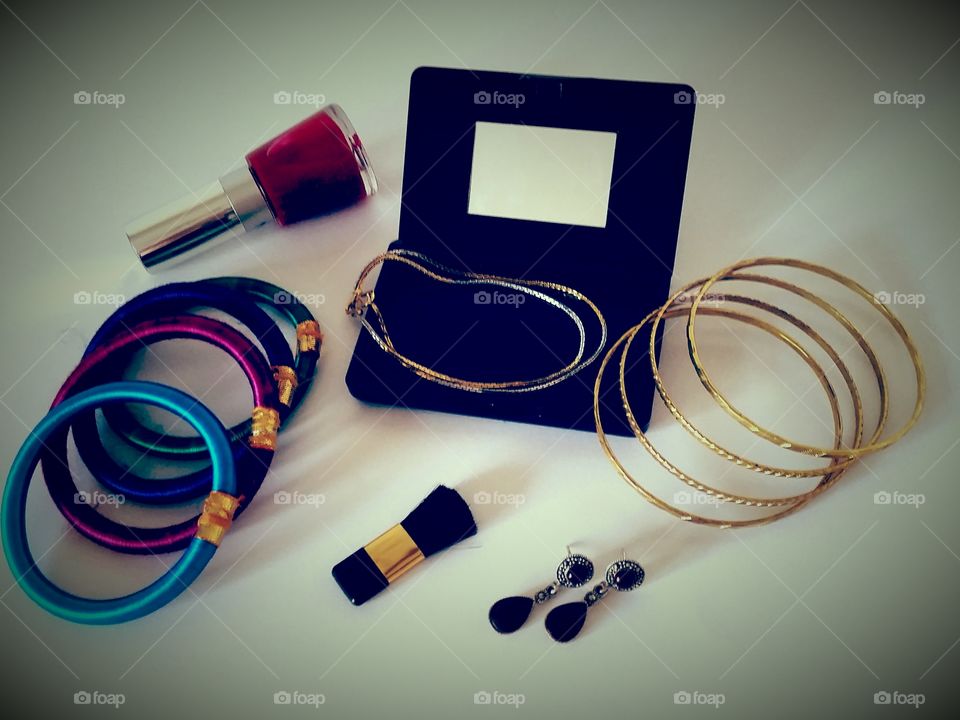 Getting ready, makeup, cosmetics, jwellery, bangles, earing and chain