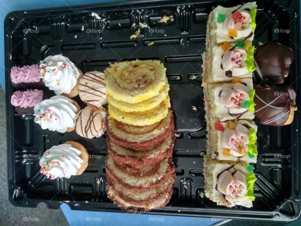 Many small different cakes