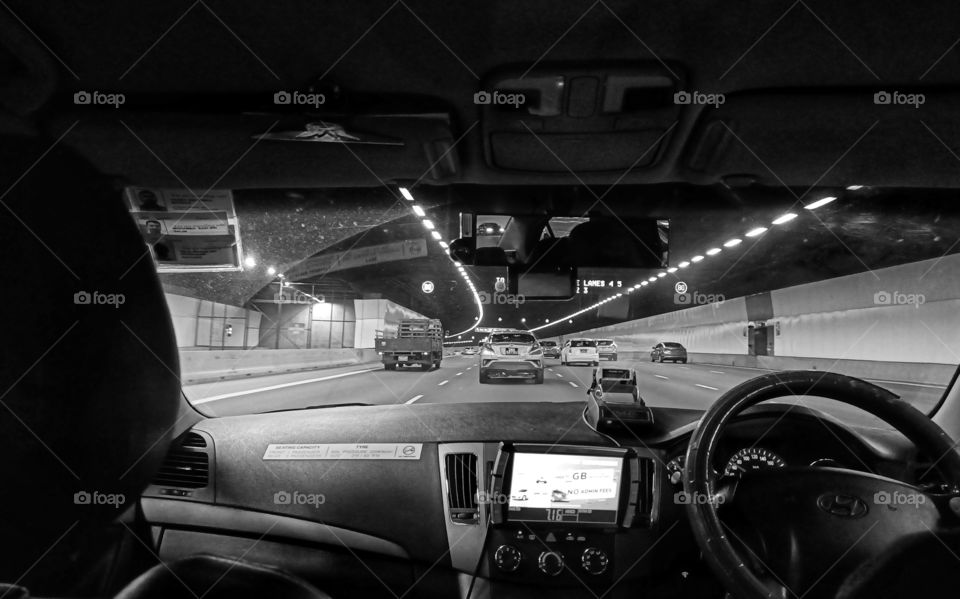 Let's drive through the tunnel