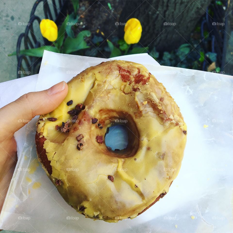 Passion fruit doughnut 