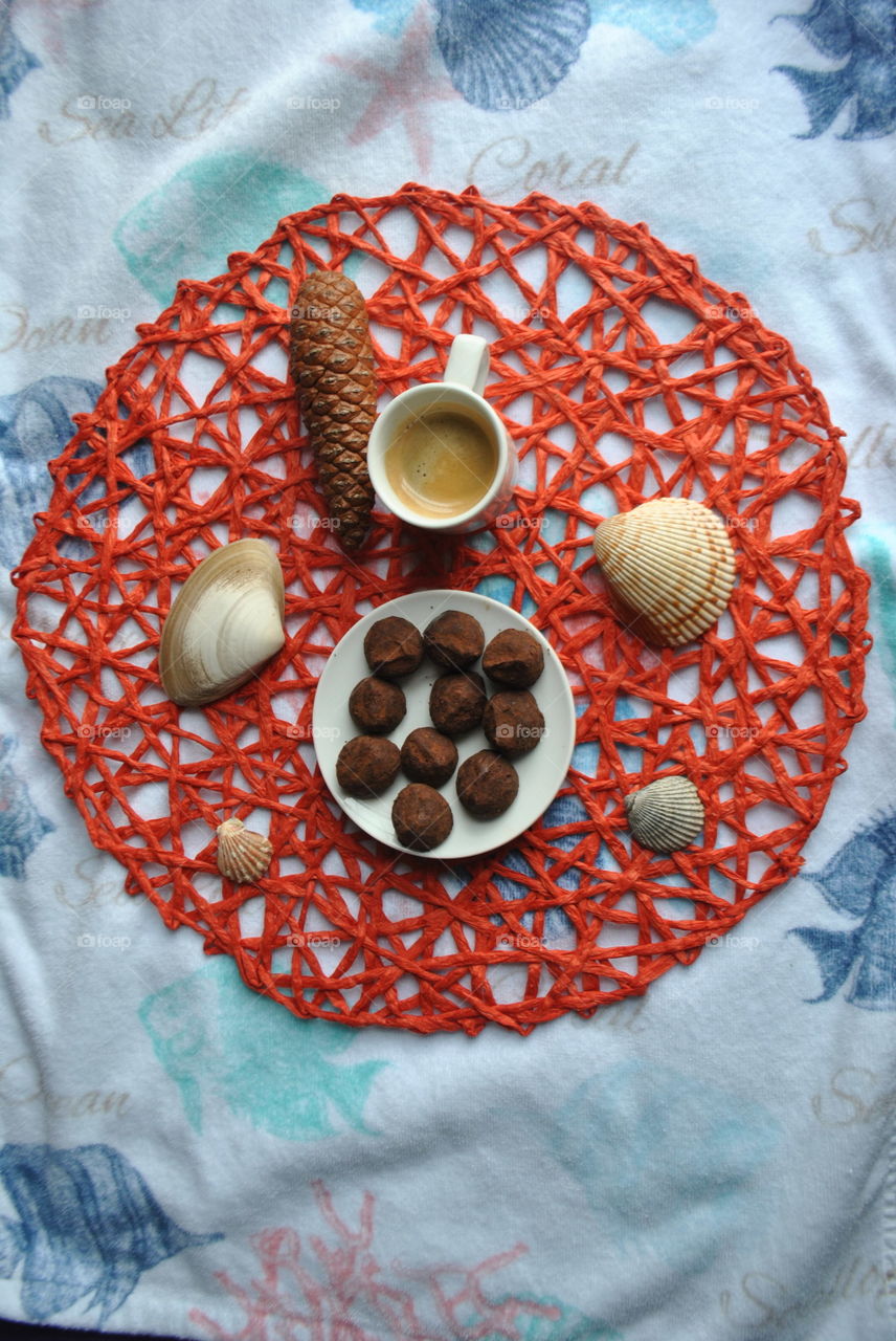 Cookies, espresso and seashells